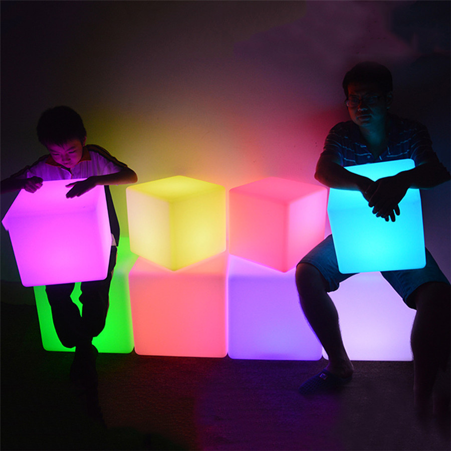 Outdoor Power Bar - مكعب إضاءة LED متوهج بـ16 لونًا