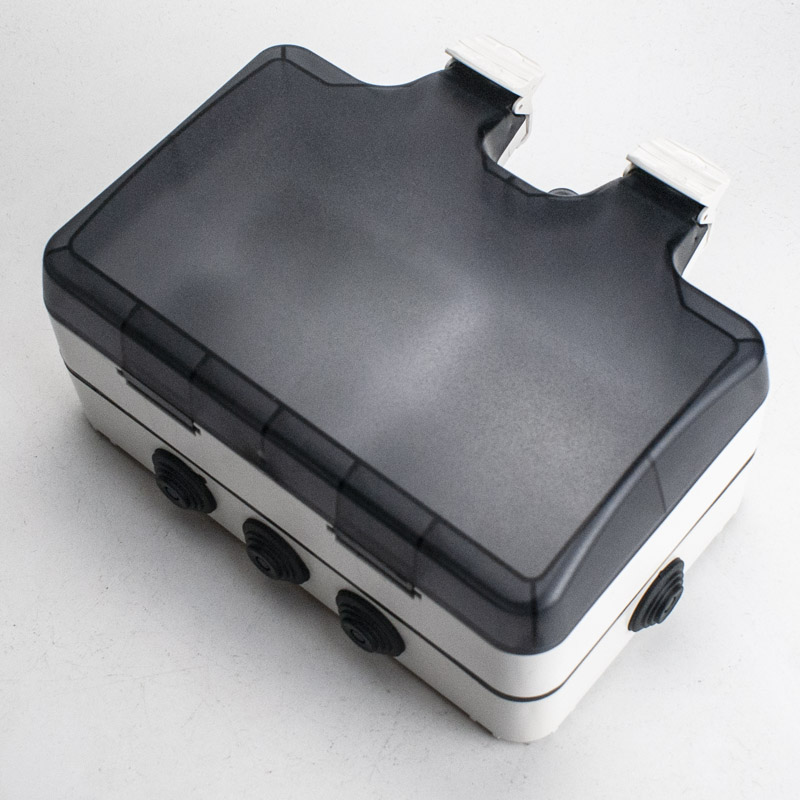 منافذ كهربائية من Avoir Tuya ز - مراجعة Outdoor Power Outlet With Remote Control وسعره