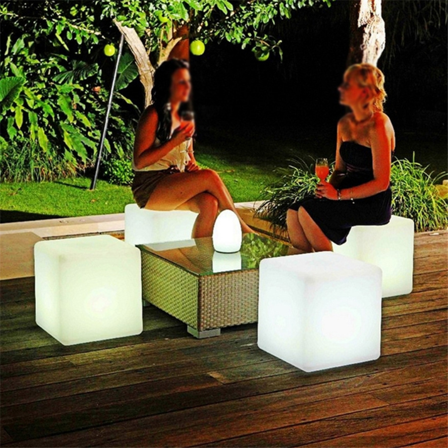 مكعب إضاءة LED متوهج بـ16 لونً - مراجعة Outdoor Power Bar وسعره